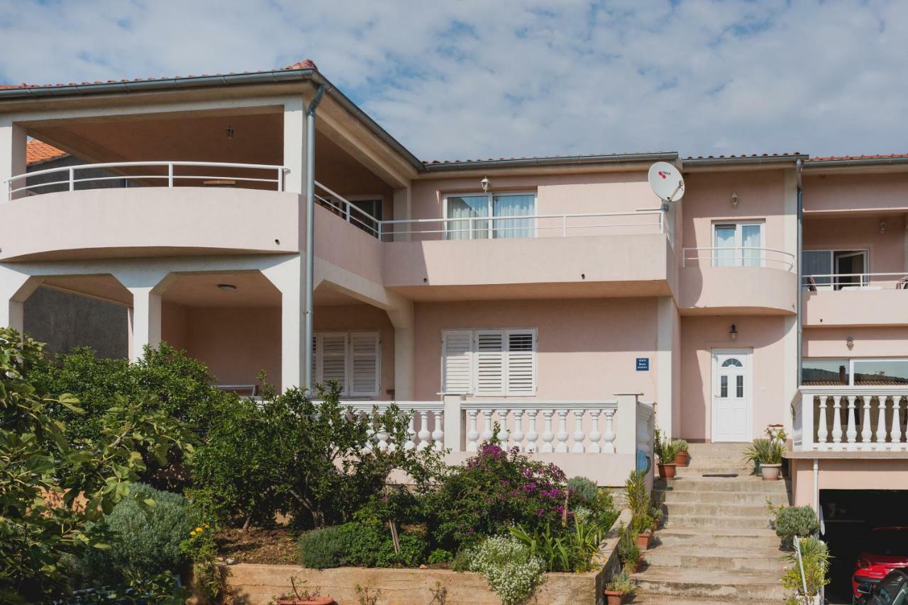 Big Apartments Grebastica Exterior photo